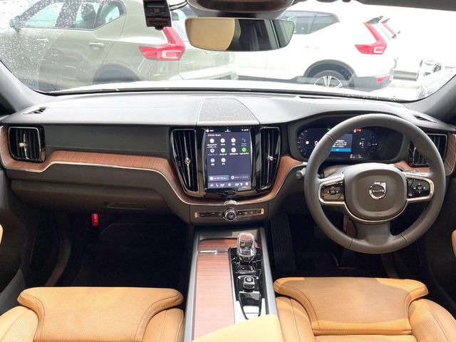 XC60ウルトラ T6 AWD プラグイン ハイブリッド 4WD