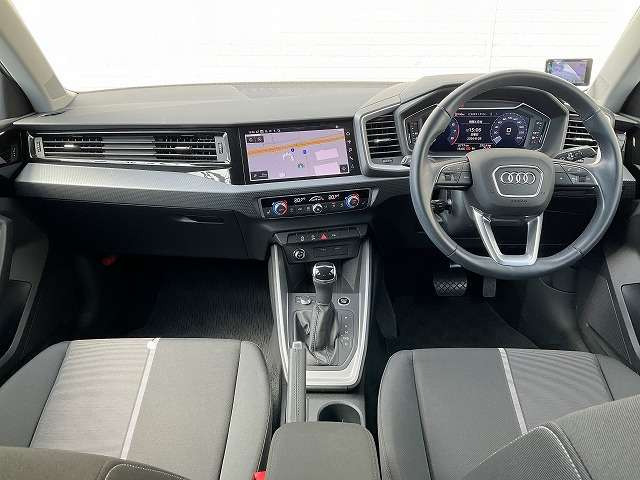 A1スポーツバック25 TFSI アドバンスド