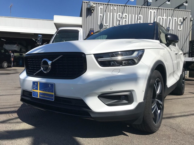 XC40B4 AWD Rデザイン 4WD