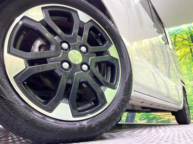 �y����15���`�A���~�z�C�[���z�O�ςɃ}�b�`���������A���~�z�C�[���𑕒����Ă���܂��B�e��ЊO�A���~�z�C�[����A�X�^�b�h���X�^�C�����戵�����Ă���܂��B���񂲑��k����������