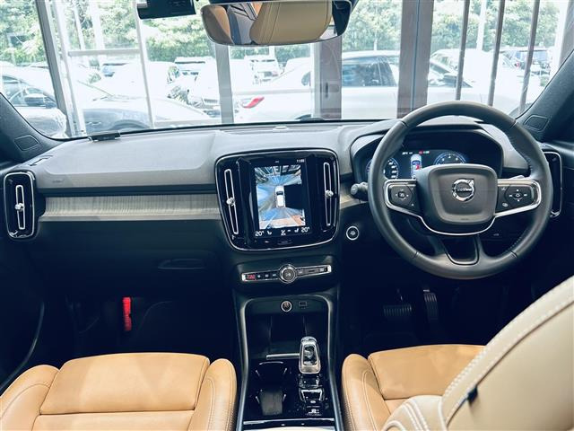 XC40B4 AWD インスクリプション 4WD