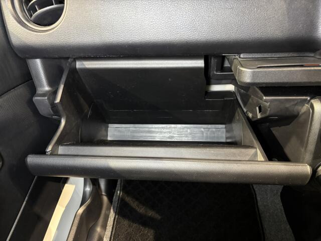 この物件は展示場配置の関係上、ストックヤード保管車両のため、店舗に展示しておりません。現車確認を希望される場合は、事前にご連絡をお願いいたします。