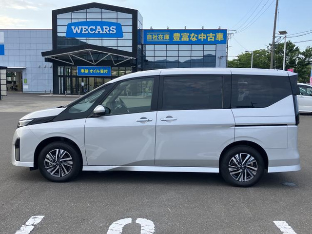 セレナ1.4 e-4ORCE ハイウェイスターV 4WD