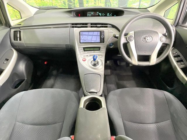 プリウス1.8 S