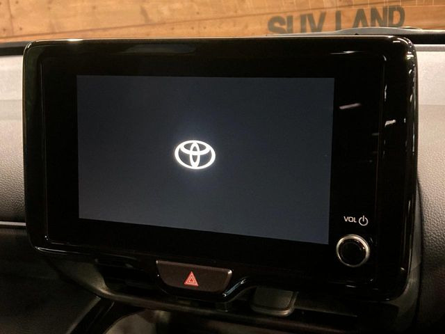 �y8�C���` �f�B�X�v���C�I�[�f�B�I�z���ʂ̃f�B�X�v���C��AppleCarPlay��AndroidAuto�����p�\�B�傫�ȉ�ʂŃX�}�z�i�r�A�v���������p���������܂���
