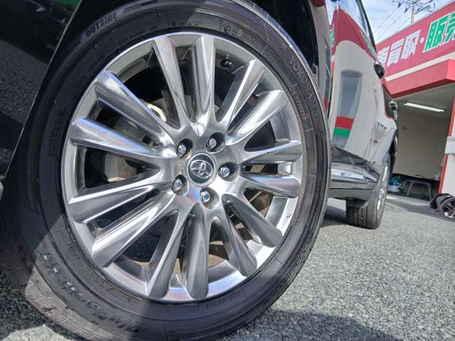 ハリアー2.5 ハイブリッド E-Four プレミアム 4WD