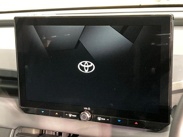 �y12.9�C���` �f�B�X�v���C�I�[�f�B�I�z���ʂ̃f�B�X�v���C��AppleCarPlay��AndroidAuto�����p�\�B�傫�ȉ�ʂŃX�}�z�i�r�A�v���������p���������܂���