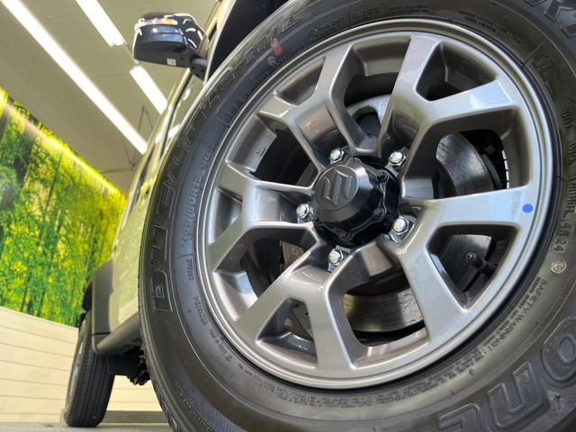�y����15�C���`�A���~�z�C�[���z�O�ςɃ}�b�`���������A���~�z�C�[���𑕒����Ă���܂��B�e��ЊO�A���~�z�C�[����A�X�^�b�h���X�^�C�����戵�����Ă���܂��B���񂲑��k����������