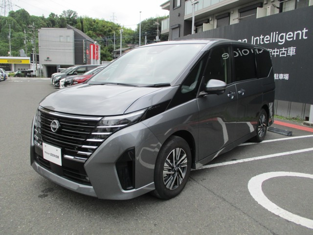 セレナ1.4 e-POWER ハイウェイスターV