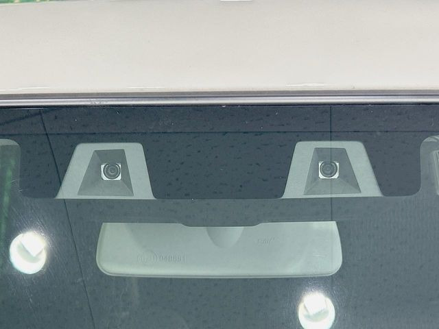 【スズキ セーフティサポート】走行中に前方の車両等を認識し、衝突しそうな時は警報とブレーキで衝突回避と被害軽減をアシスト。より安全にドライブをお楽しみいただけます。