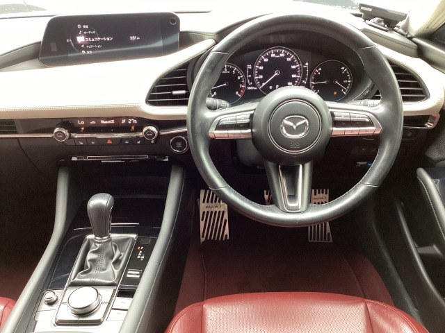 MAZDA3セダン