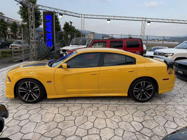 チャージャーSRT8 スーパービー