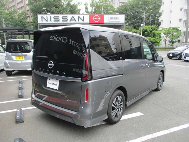 セレナ1.4 e-POWER ハイウェイスターV