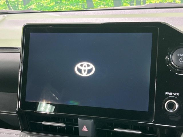 【純正10.5型ナビ】人気の純正ナビを装備しております。ナビの使いやすさはもちろん、オーディオ機能も充実!キャンプや旅行はもちろん、通勤や買い物など普段のドライブも楽しくなるはず♪