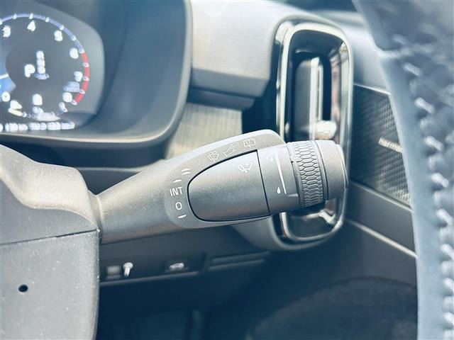 XC40B4 AWD インスクリプション 4WD