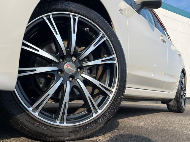 �y18�C���`�A���~�z�C�[���z�O�ςɃ}�b�`�����A���~�z�C�[���𑕒����Ă���܂��B�e��A���~�z�C�[����A�X�^�b�h���X�^�C�����戵�����Ă���܂��B���񂲑��k����������