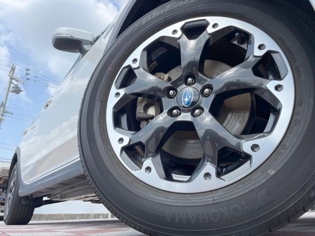�y����17�C���`�A���~�z�C�[���z�O�ςɃ}�b�`���������A���~�z�C�[���𑕒����Ă���܂��B�e��ЊO�A���~�z�C�[����A�X�^�b�h���X�^�C�����戵�����Ă���܂��B���񂲑��k����������