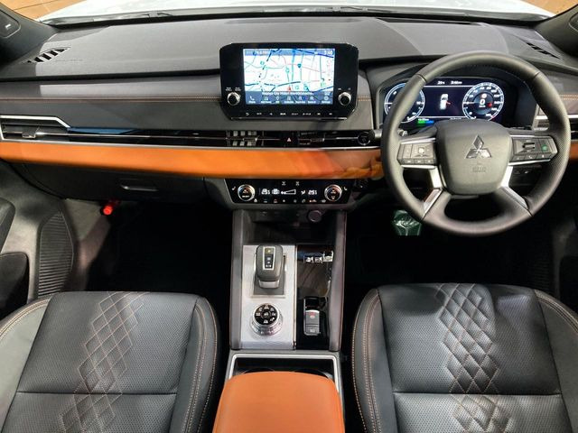 アウトランダーPHEV 2.4 P 4WD