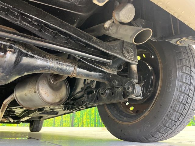 お車を安心してお乗りいただく為には、足回りの定期点検が欠かせません。サービスサポート(有償保証)では無料点検もご提供しており、安心のカーライフをお過ごしいただけるサポート体制が整っています。