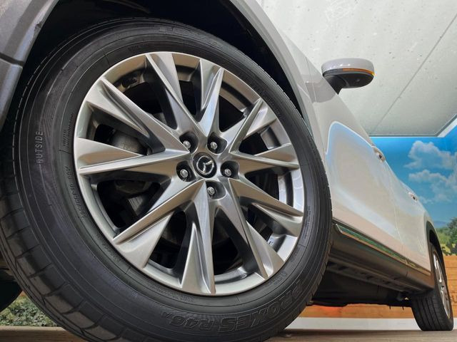 �y����19�C���`�A���~�z�C�[���z�O�ςɃ}�b�`���������A���~�z�C�[���𑕒����Ă���܂��B�e��ЊO�A���~�z�C�[����A�X�^�b�h���X�^�C�����戵�����Ă���܂��B���񂲑��k����������