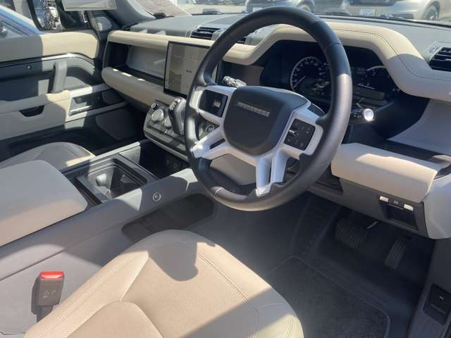 ディフェンダー130 SE 3.0L D300 ディーゼル 4WD