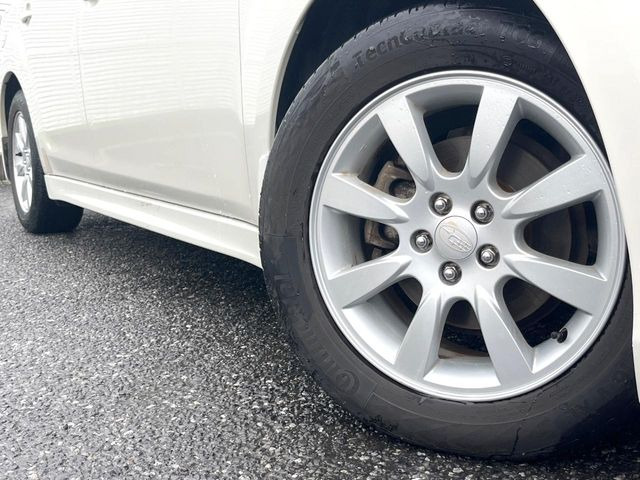 �y�����A���~�z�C�[���z�O�ςɃ}�b�`���������A���~�z�C�[���𑕒����Ă���܂��B�e��ЊO�A���~�z�C�[����A�X�^�b�h���X�^�C�����戵�����Ă���܂��B���񂲑��k����������