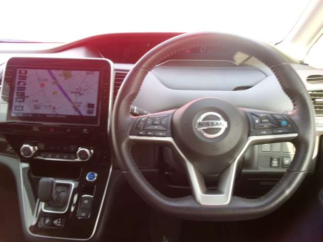 セレナ1.2 e-POWER ハイウェイスターV