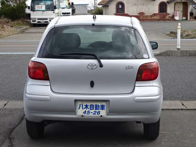 ヴィッツ1.3 F Lパッケージ 4WD