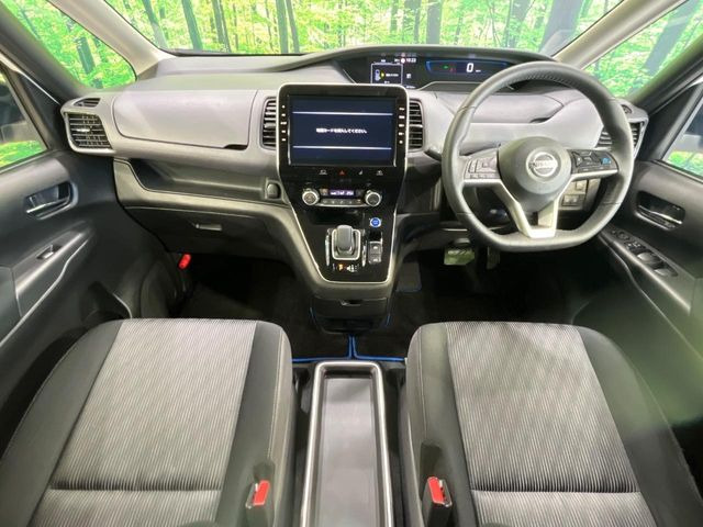 セレナ1.2 e-POWER ハイウェイスターV