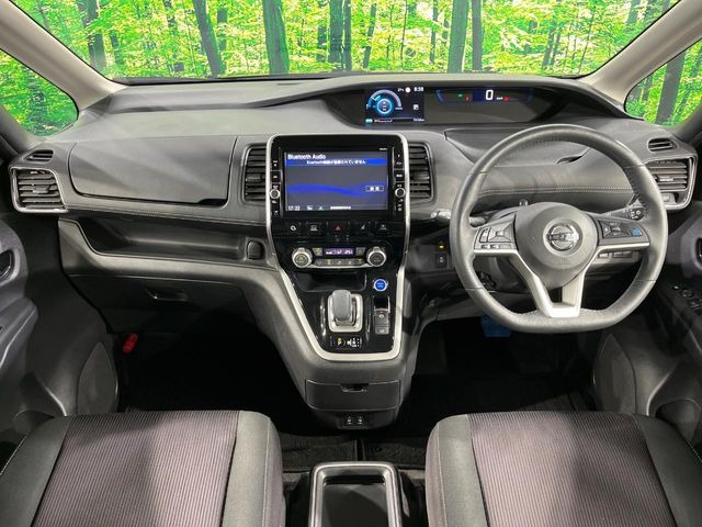 セレナ1.2 e-POWER ハイウェイスターV