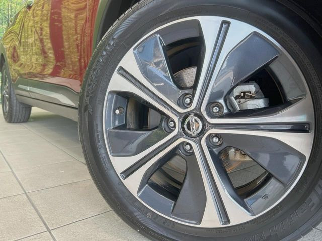 �y����17�C���`�A���~�z�C�[���z�O�ςɃ}�b�`���������A���~�z�C�[���𑕒����Ă���܂��B�e��ЊO�A���~�z�C�[����A�X�^�b�h���X�^�C�����戵�����Ă���܂��B���񂲑��k����������
