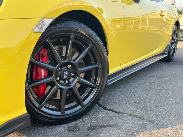 �y����17�C���`�A���~�z�C�[���z�O�ςɃ}�b�`���������A���~�z�C�[���𑕒����Ă���܂��B�e��ЊO�A���~�z�C�[����A�X�^�b�h���X�^�C�����戵�����Ă���܂��B���񂲑��k����������