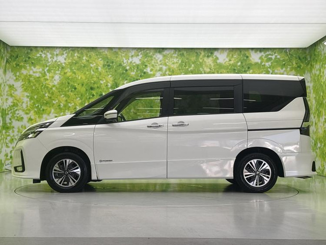 セレナ1.2 e-POWER ハイウェイスターV