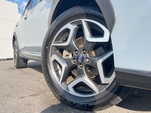 �y����18�C���`�A���~�z�C�[���z�O�ςɃ}�b�`���������A���~�z�C�[���𑕒����Ă���܂��B�e��ЊO�A���~�z�C�[����A�X�^�b�h���X�^�C�����戵�����Ă���܂��B���񂲑��k����������