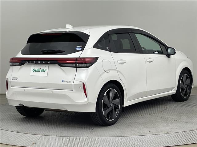 ノートオーラ1.2 G FOUR レザーエディション 4WD