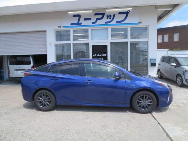 プリウス1.8 S E-Four 4WD