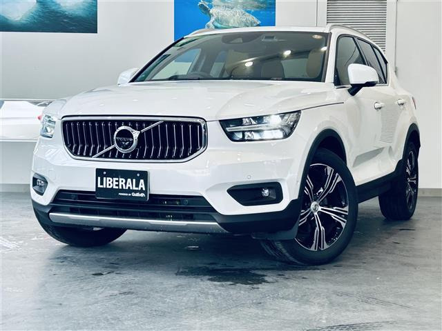 XC40B4 AWD インスクリプション 4WD