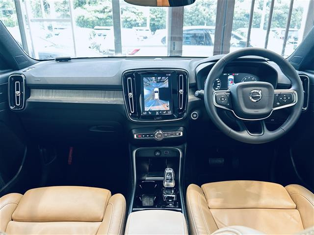XC40B4 AWD インスクリプション 4WD