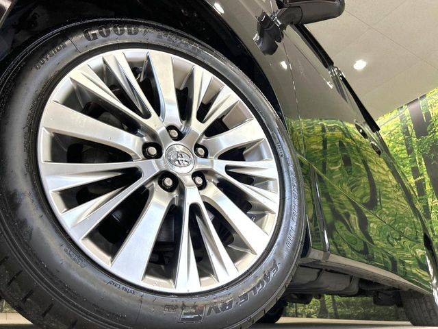 �y����18�C���`�A���~�z�C�[���z�O�ςɃ}�b�`���������A���~�z�C�[���𑕒����Ă���܂��B�e��ЊO�A���~�z�C�[����A�X�^�b�h���X�^�C�����戵�����Ă���܂��B���񂲑��k����������