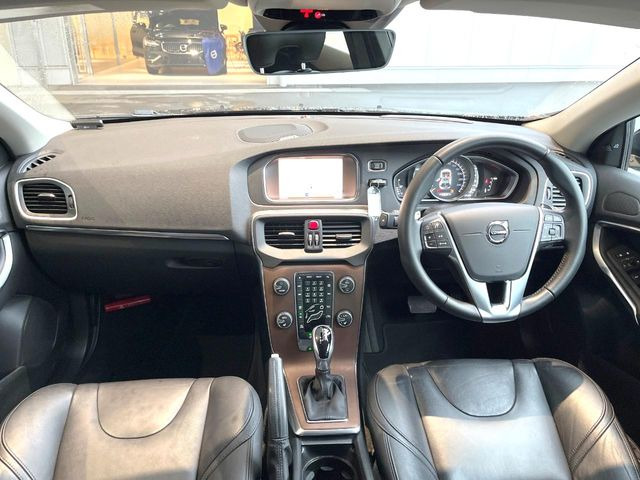 V40T3 インスクリプション