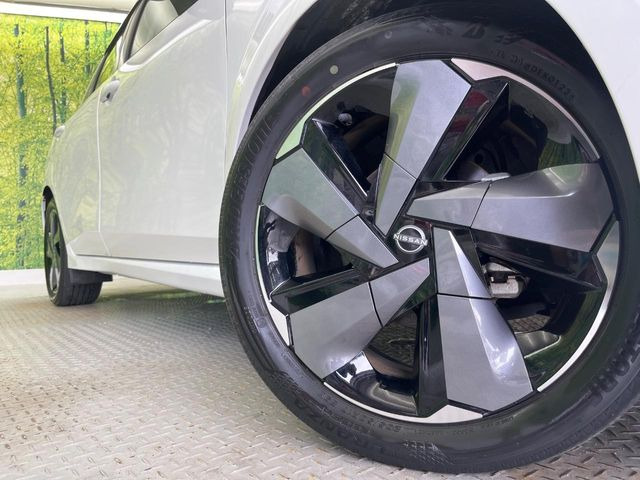 �y����17�C���`�A���~�z�C�[���z�O�ςɃ}�b�`���������A���~�z�C�[���𑕒����Ă���܂��B�e��ЊO�A���~�z�C�[����A�X�^�b�h���X�^�C�����戵�����Ă���܂��B���񂲑��k����������