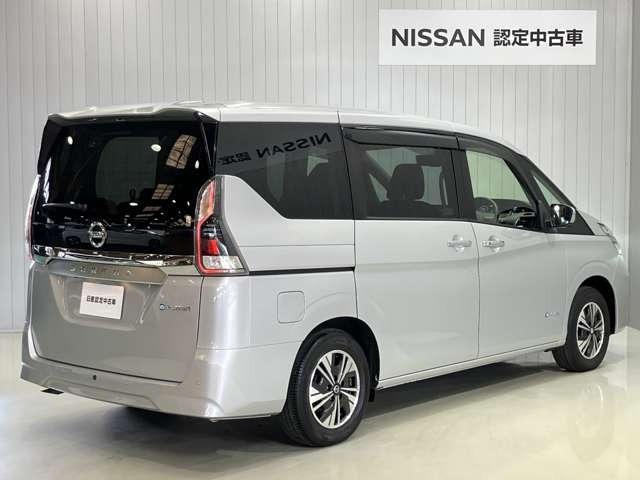 セレナ1.2 e-POWER XV セカンドスライドアップシート