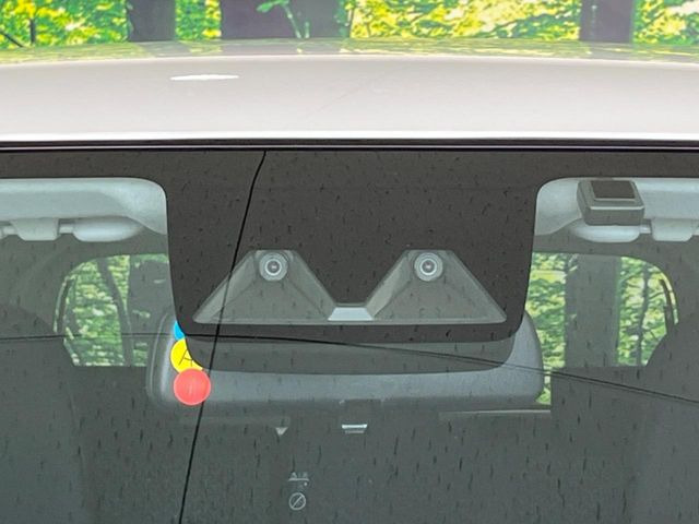 �y�X�}�[�g�A�V�X�g�z���s���ɑO���̎ԗ�����F�����A�Փ˂������Ȏ��͌x��ƃu���[�L�ŏՓˉ���Ɣ�Q�y�����A�V�X�g�B�����S�Ƀh���C�u�����y���݂��������܂��B