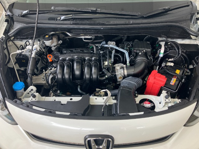 フィット1.5 ホーム ブラックスタイル 4WD