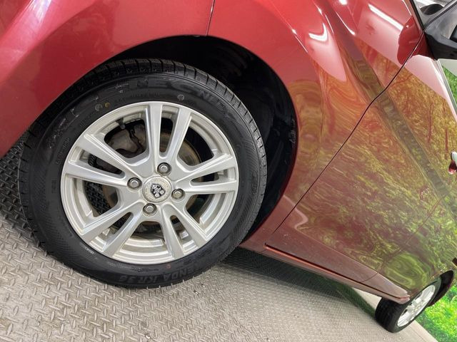 �y14�C���`�A���~�z�C�[���z�O�ςɃ}�b�`�����A���~�z�C�[���𑕒����Ă���܂��B�e��A���~�z�C�[����A�X�^�b�h���X�^�C�����戵�����Ă���܂��B���񂲑��k����������