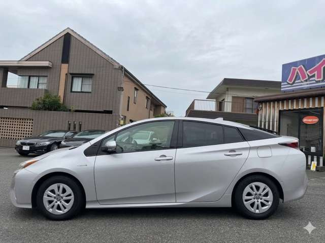 当店のお車は全車安心保証付!!指定工場、板金工場完備しています!!