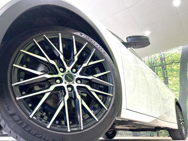 �y18�C���`�A���~�z�C�[���z�O�ςɃ}�b�`�����A���~�z�C�[���𑕒����Ă���܂��B�e��A���~�z�C�[����A�X�^�b�h���X�^�C�����戵�����Ă���܂��B���񂲑��k����������