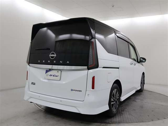 セレナ1.4 e-POWER ハイウェイスターV
