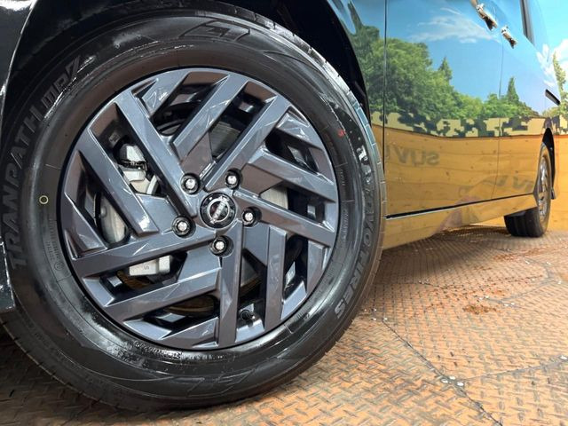 �y����16�C���`�A���~�z�C�[���z�O�ςɃ}�b�`���������A���~�z�C�[���𑕒����Ă���܂��B�e��ЊO�A���~�z�C�[����A�X�^�b�h���X�^�C�����戵�����Ă���܂��B���񂲑��k����������