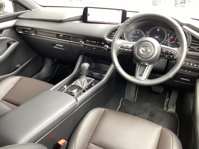 MAZDA3ファストバック1.8 XD ドライブ エディション